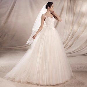 White One by Pronovias Wedding Dress Yoko